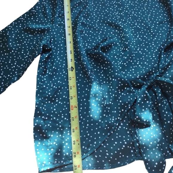 Women's Cropped Side Tie Polka Dot Top Blouse, Kelly Green, M - Picture 5 of 8